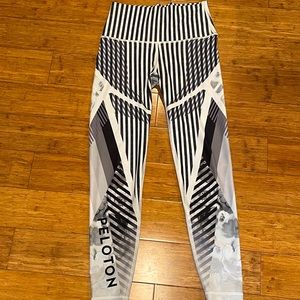 Peloton WITH Poppy Leggings Medium